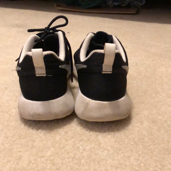Nike Roches - Picture 3 of 6